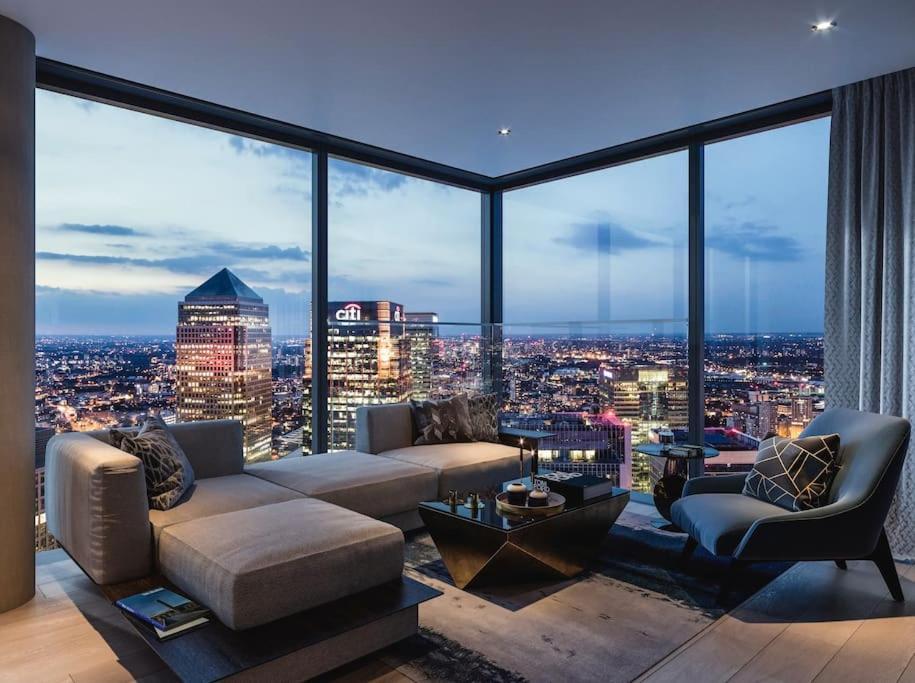 Skyview Waterside City Luxury Apartment London Bagian luar foto